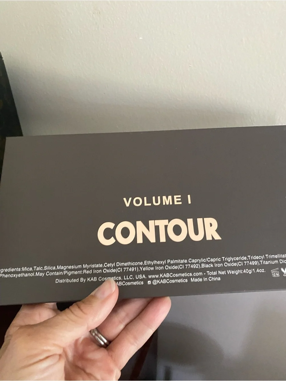 KAB Cosmetics Contour Palette — Rich Brown & Gold Shades